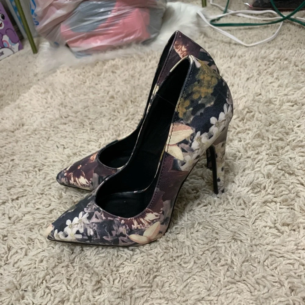 Floral heels - Picture 2 of 3